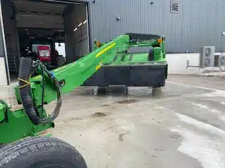 John Deere 830