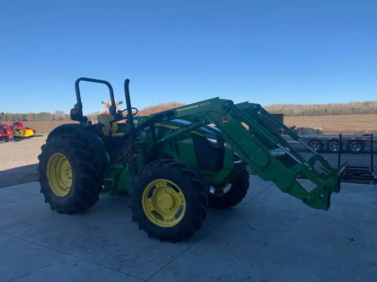 John Deere 5090M